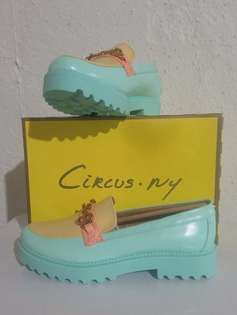 CIRCUS NY DEANNA Women’s Pastel Mint and Yellow Loafers with Peach Accent Sz. 10